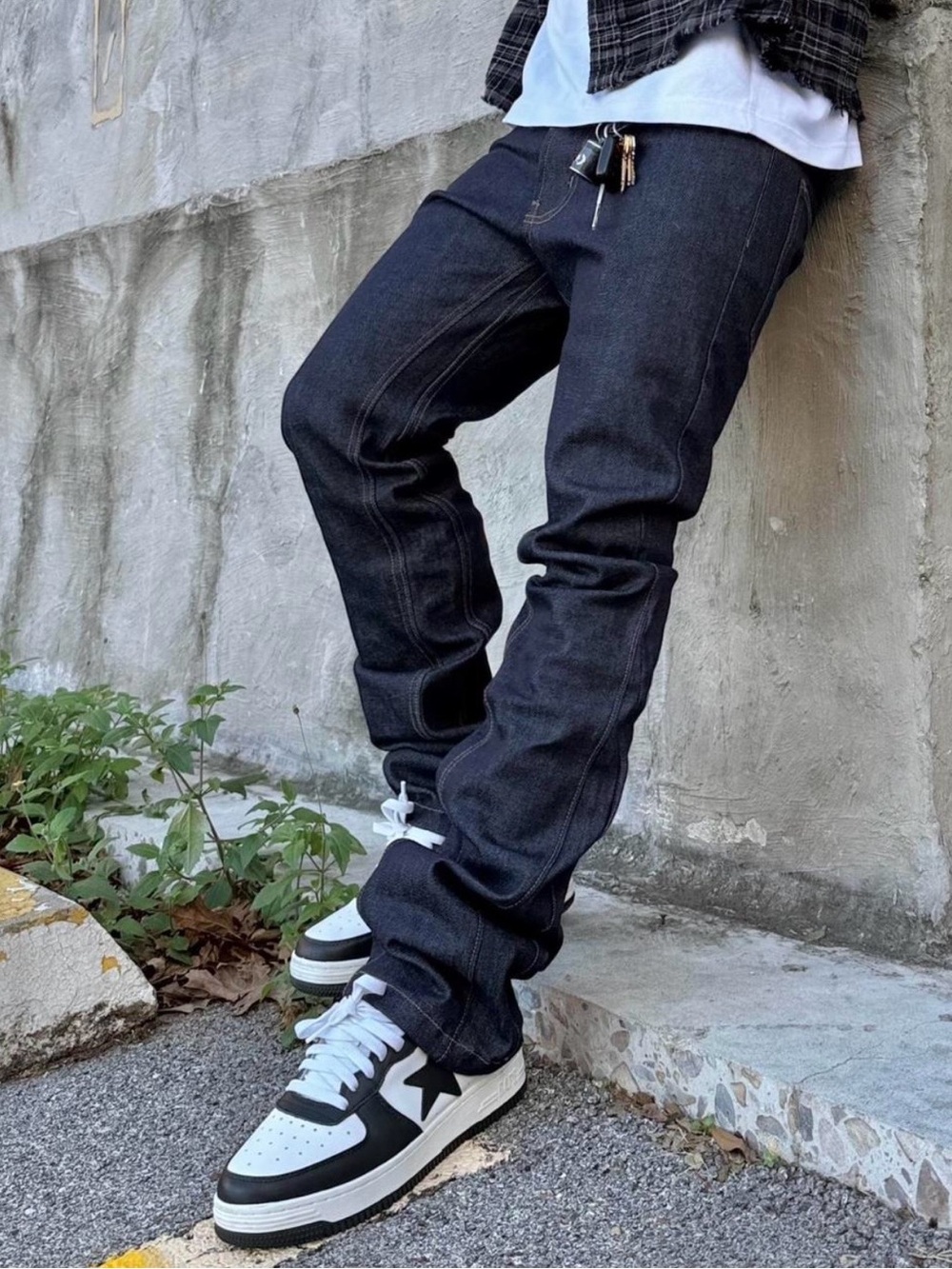Mintcrew Raw Indigo Rockstar Flare denim Men’s 
Size 32